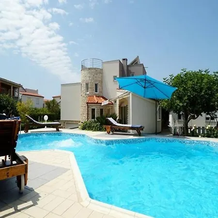 Ferienhaus Poolincluded - Villa Vir *