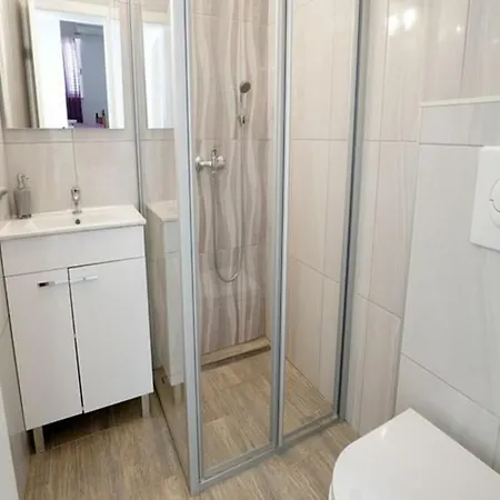 Ferienhaus Poolincluded - Villa Vir