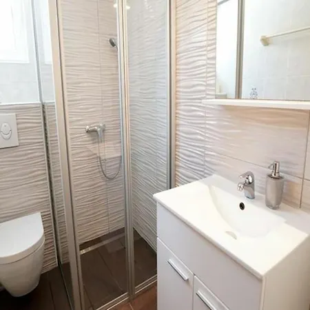Poolincluded - Villa Vir Ferienhaus *