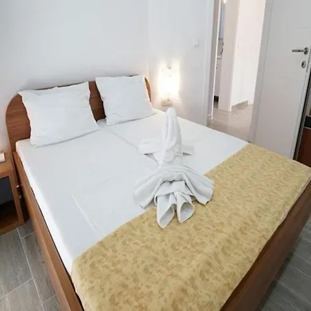 Poolincluded - Villa Vir Ferienhaus